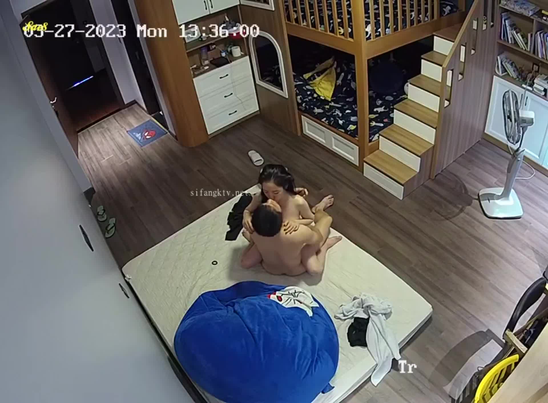 家庭摄像头泄密新婚美少妇日常