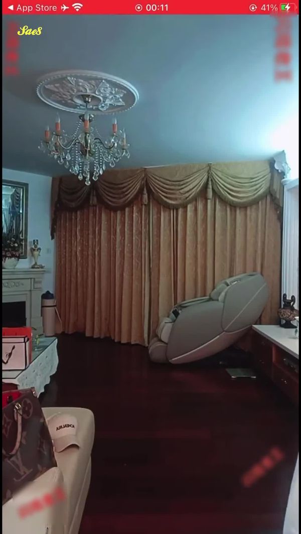 Y视主持人马卉抖音闪现露点