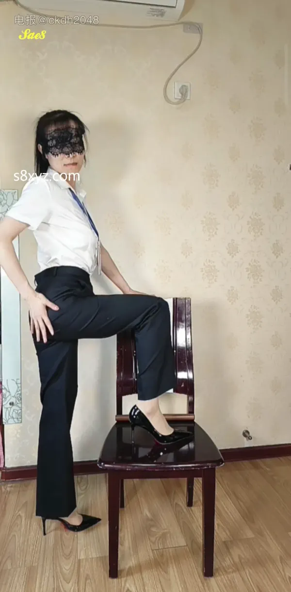 快手网红阿姨兔子队长硕大假阳具高清自慰4