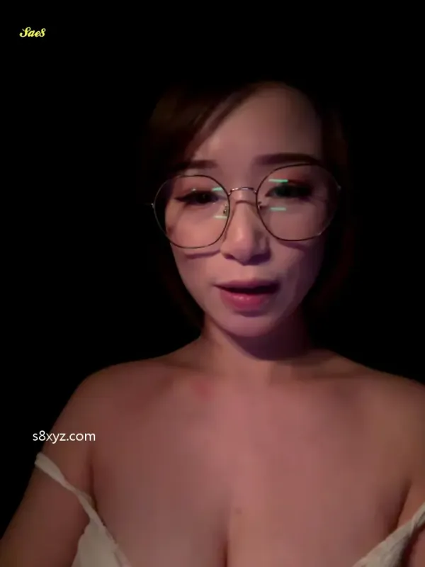 巨乳眼镜少妇yoyo母女入珠男大作战最新直播集20