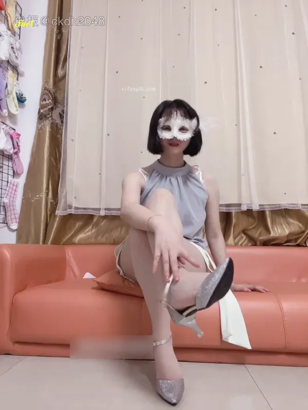 推特原味博主网红水多多的骚话少妇原芊芊13