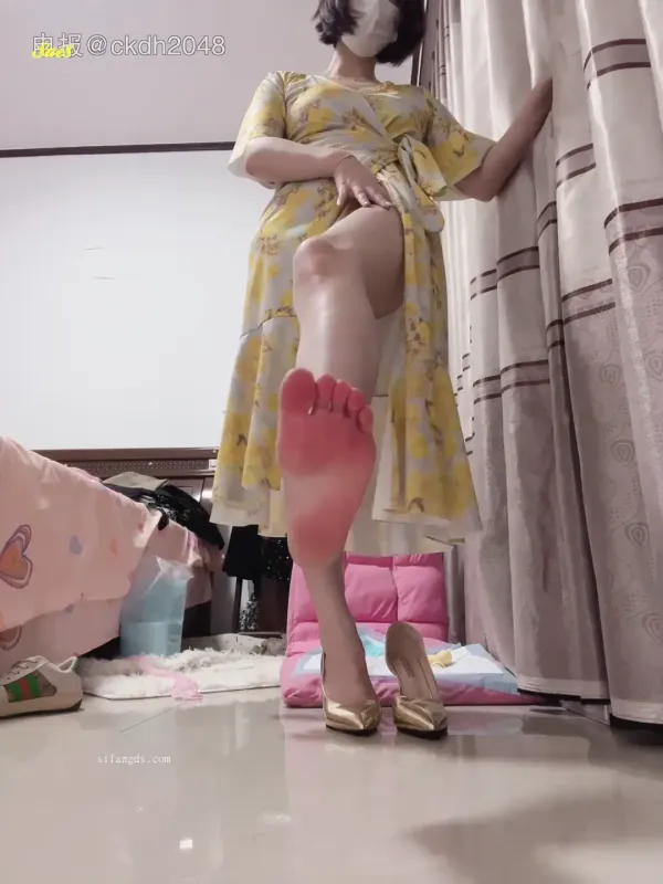 推特原味博主网红水多多的骚话少妇原芊芊4