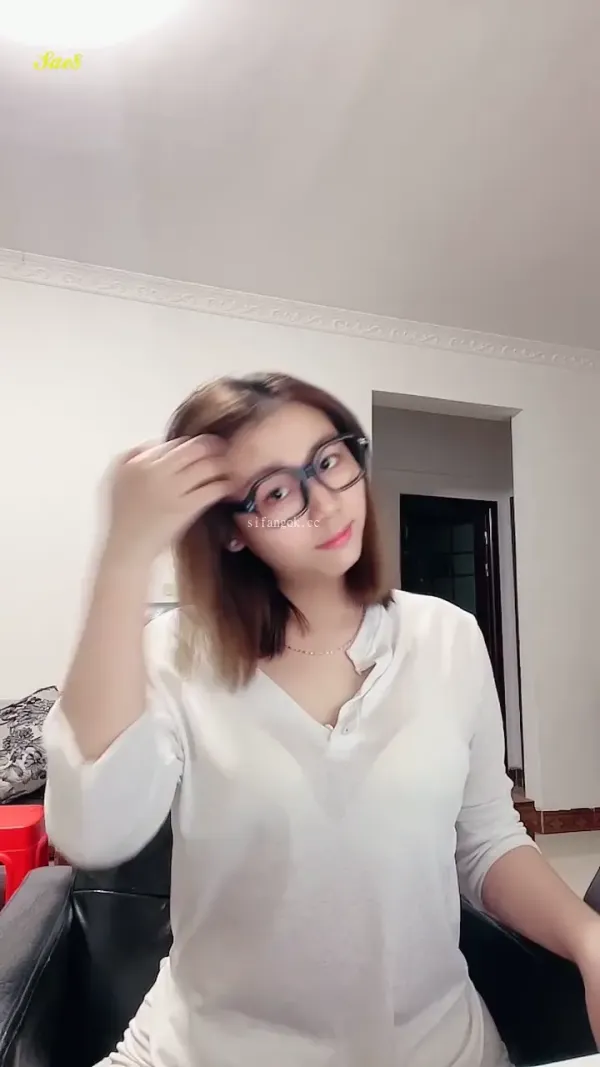 巨乳高中生小布丁超级漂亮