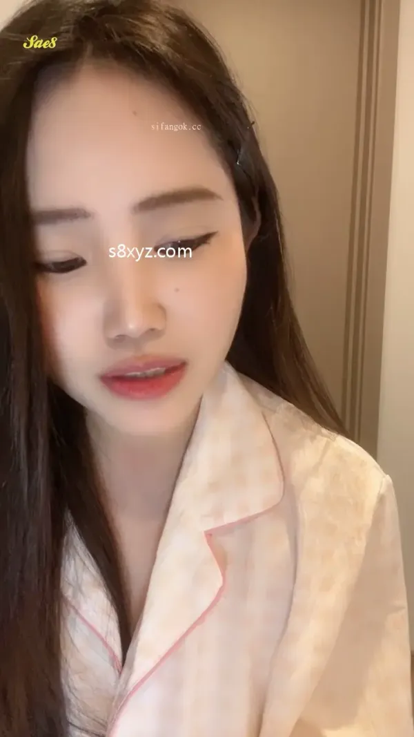 巨乳御姐月亮躲在云朵这个大蜜臀是最好看最舒服的1